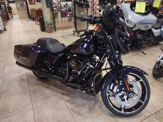 Street Glide®