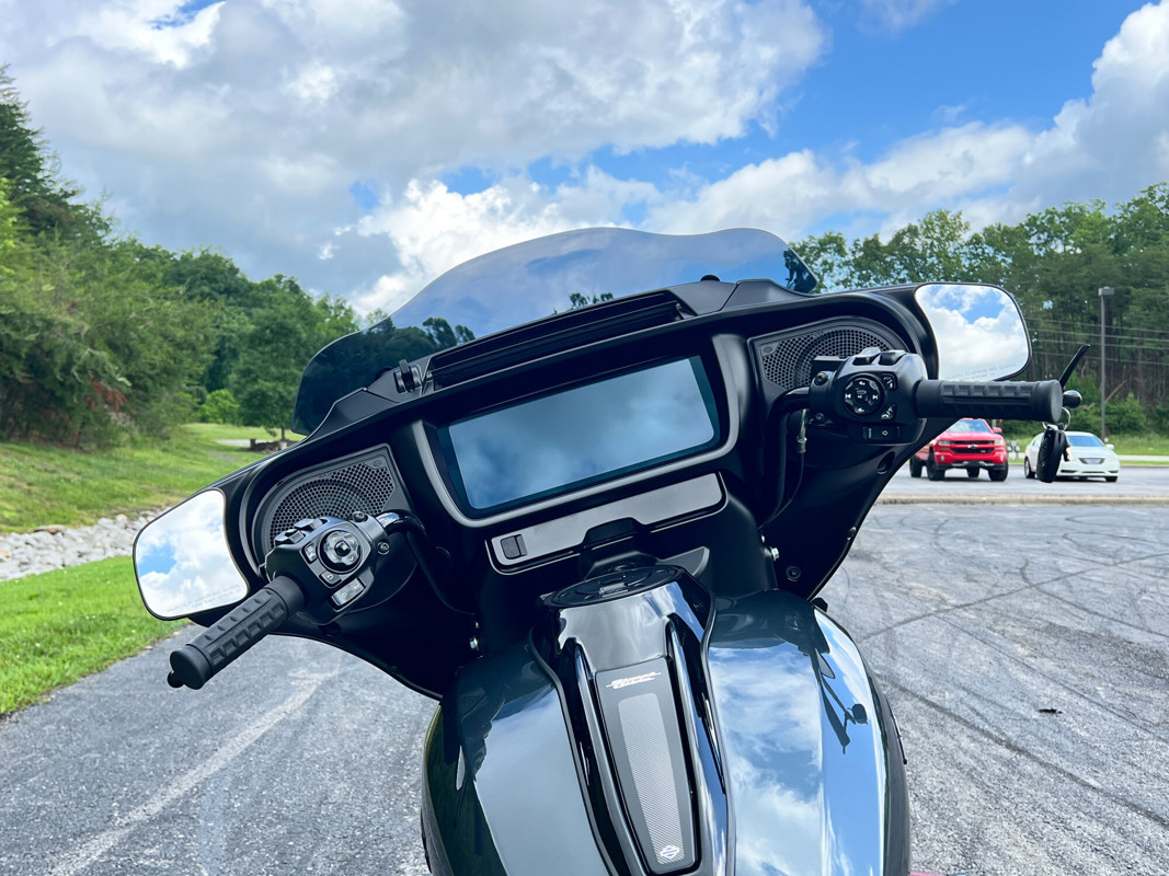 Street Glide®