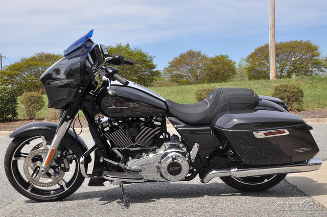 Street Glide®