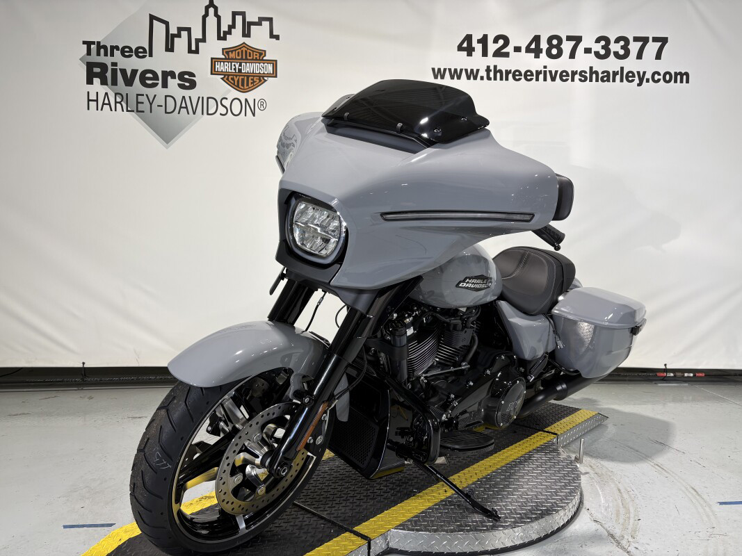 Street Glide®