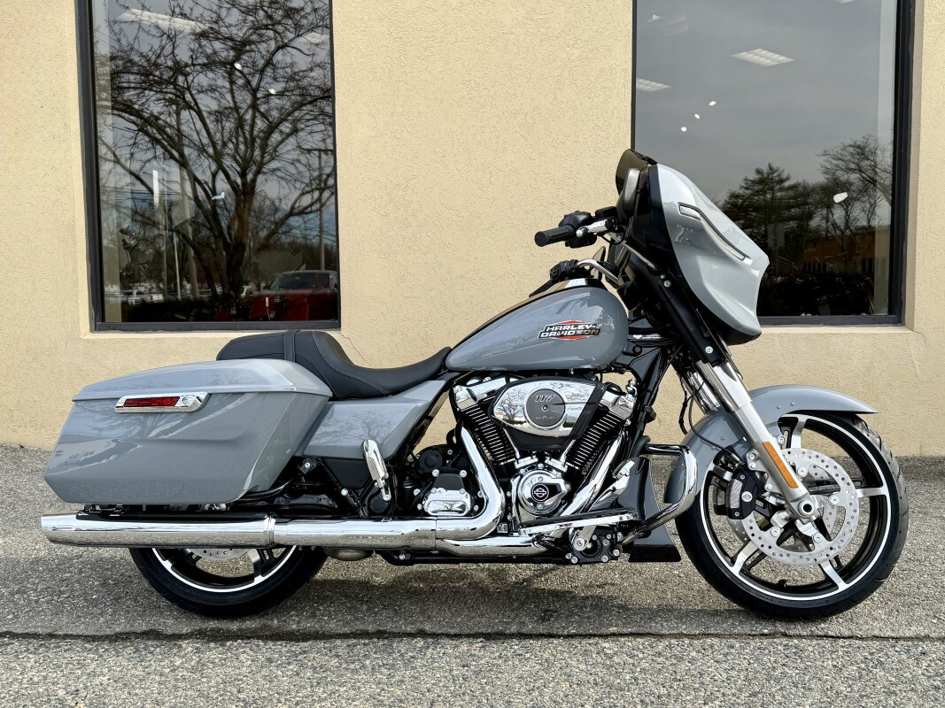 Street Glide®