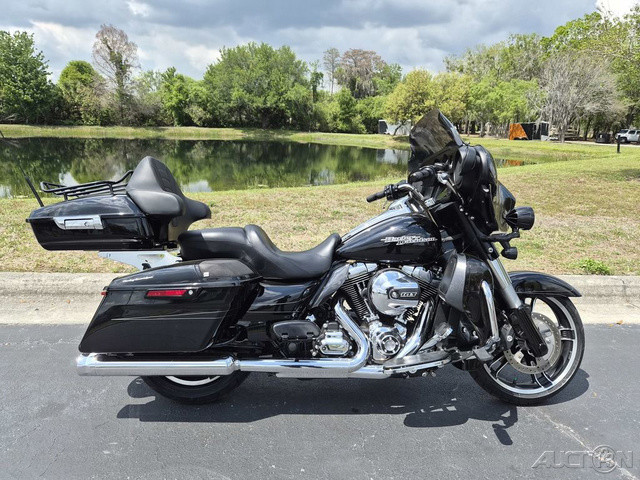 Street Glide®