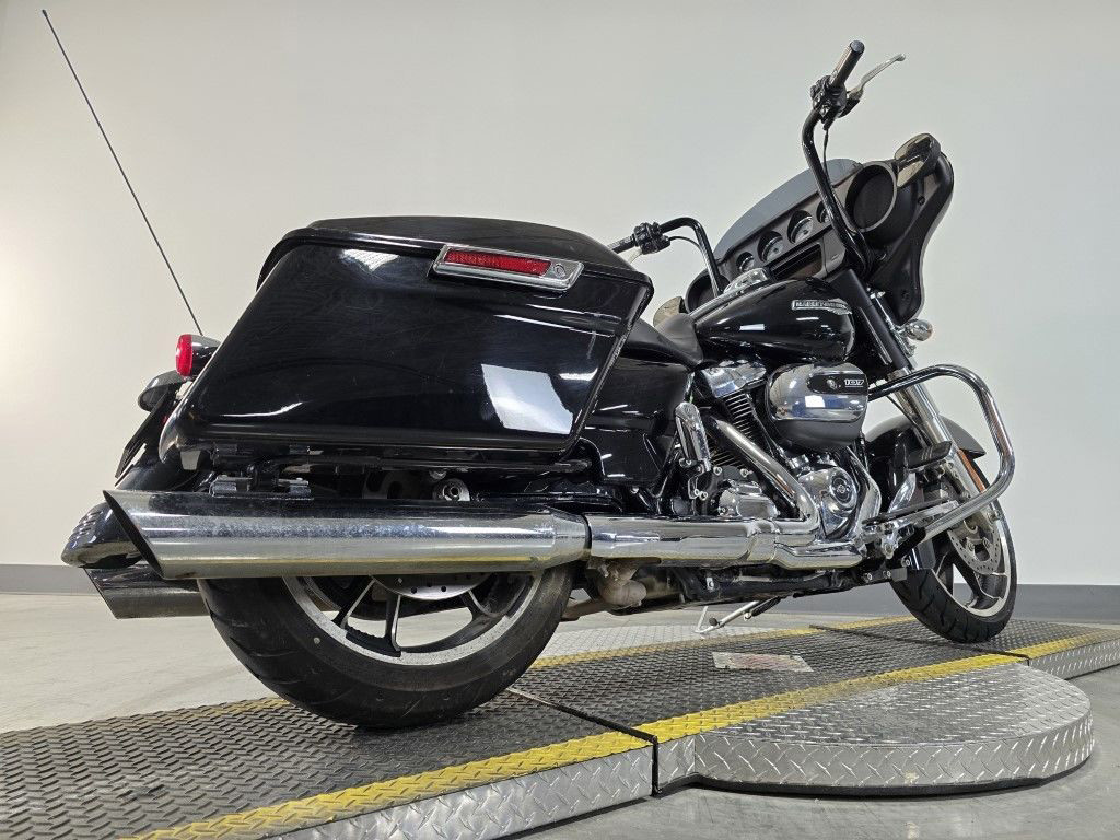 Street Glide®