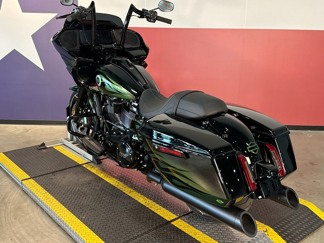 Road Glide®