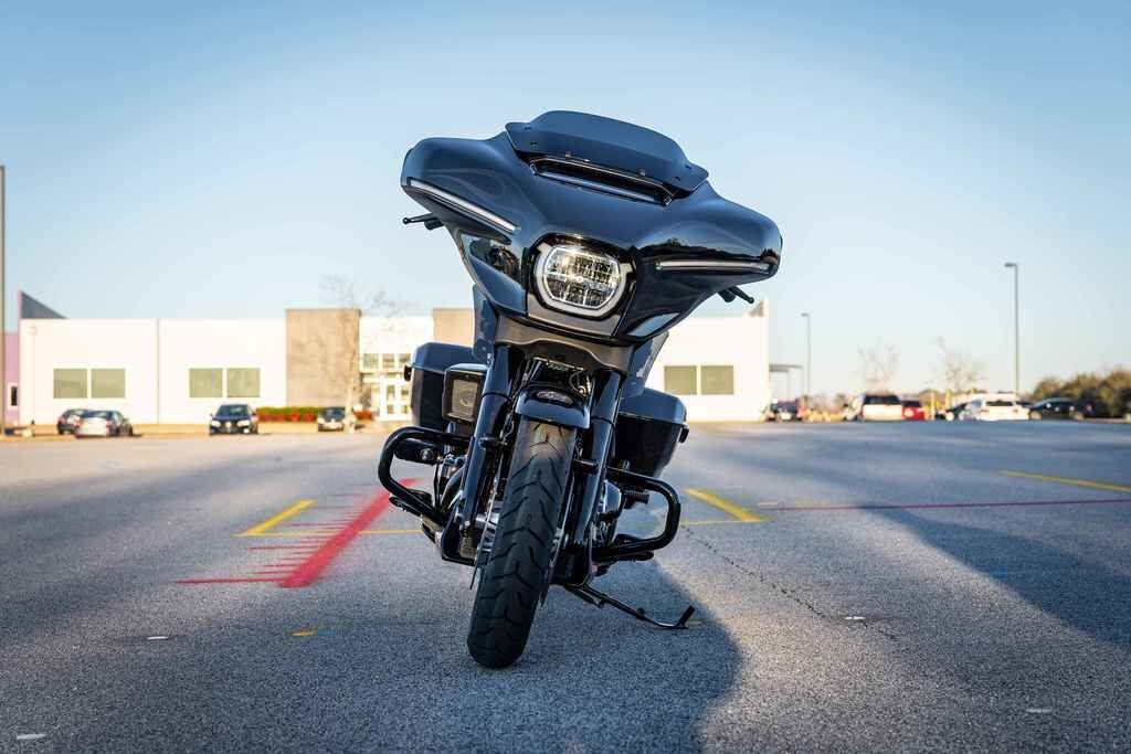 Street Glide®