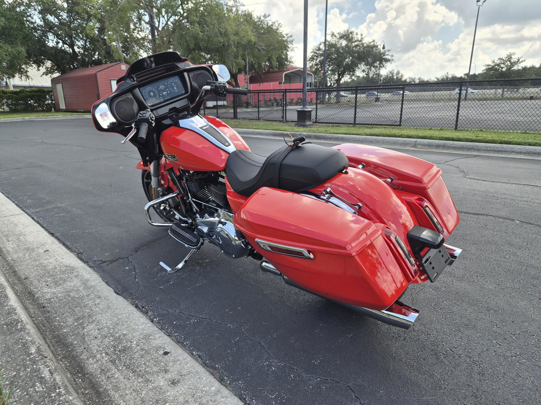 Street Glide®