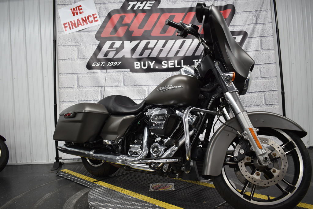 Street Glide®
