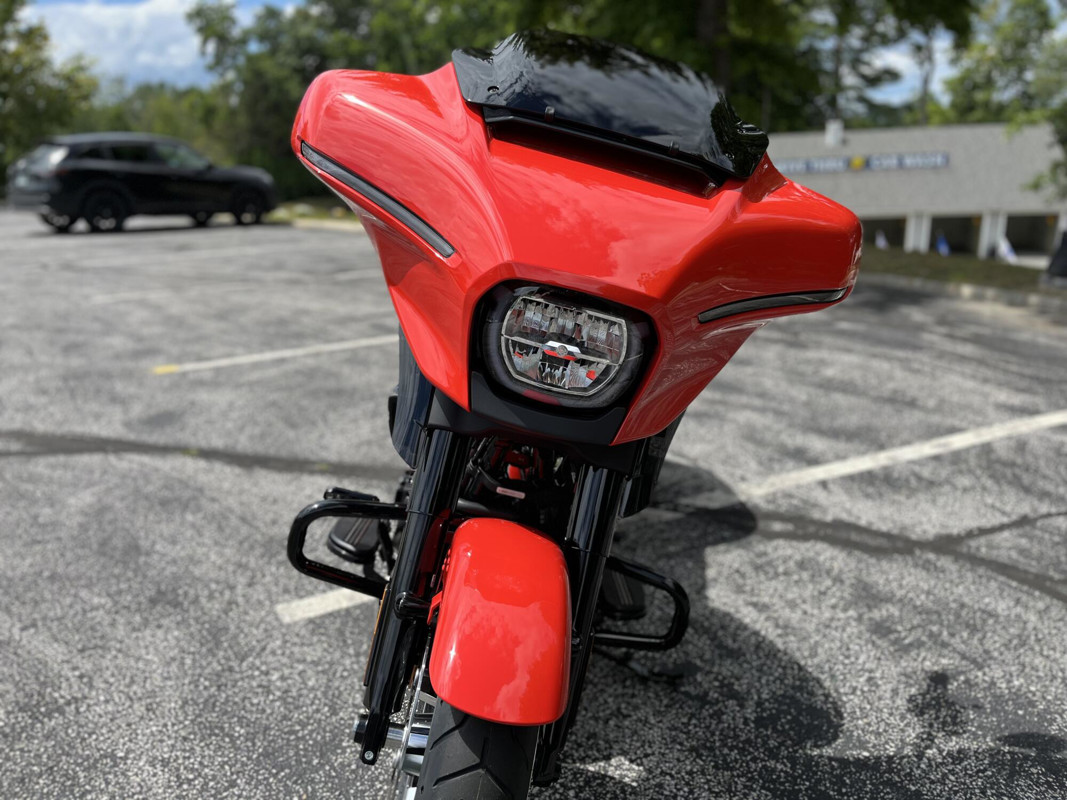 Street Glide®