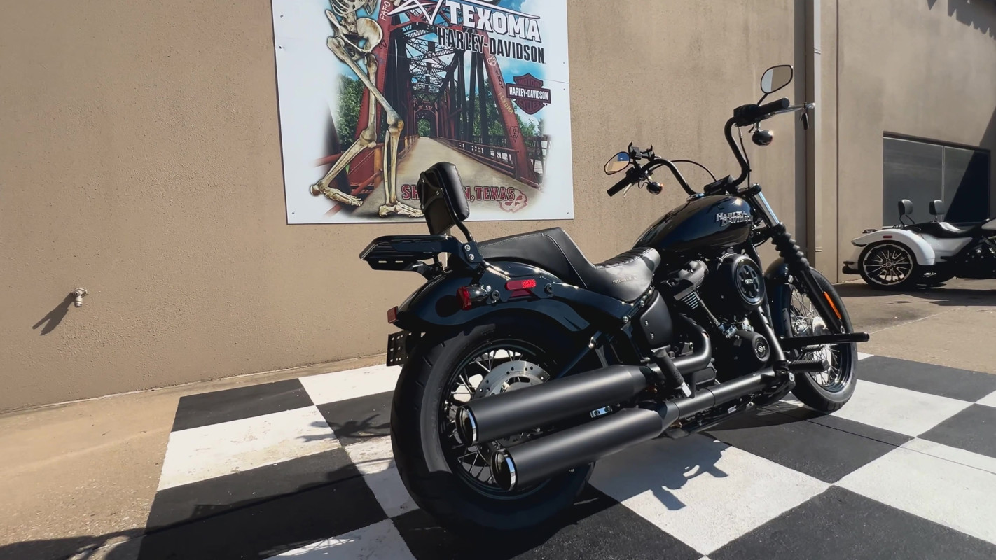Street Bob®