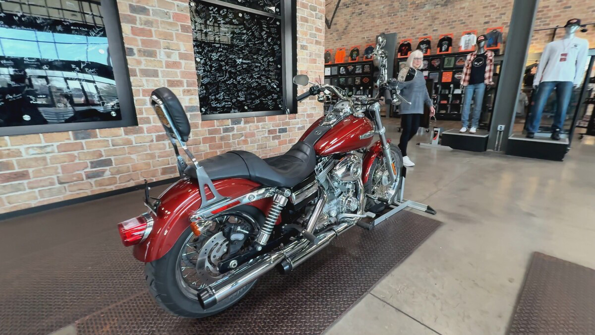 Dyna® Super Glide® Custom