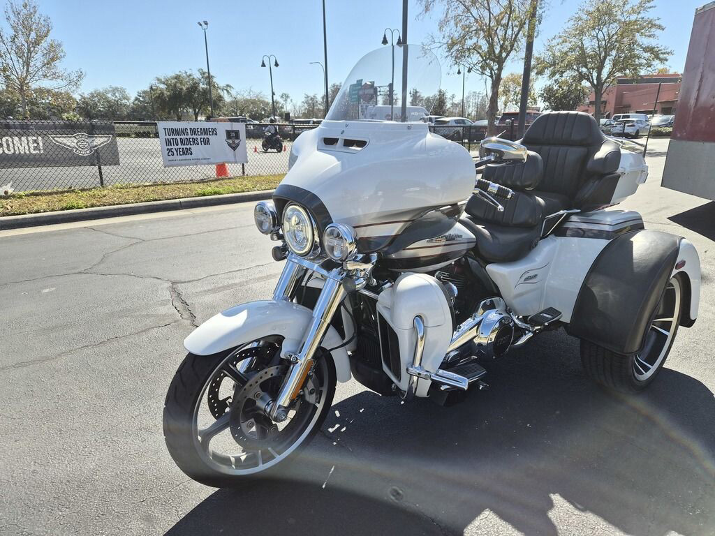 CVO Tri Glide® Ultra