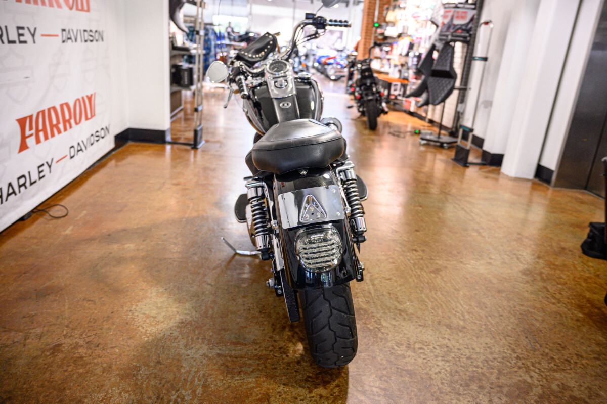 Dyna® Super Glide® Custom