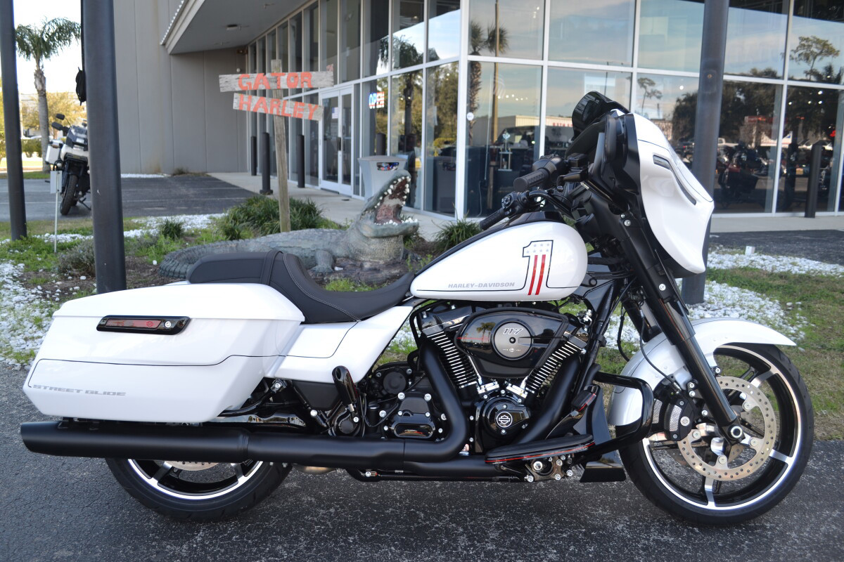 Street Glide®