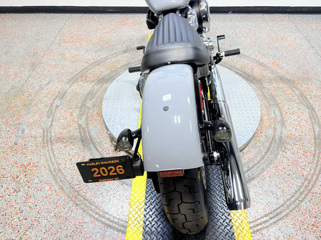 Street Bob®