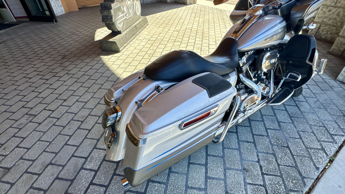 CVO® Road Glide® Ultra