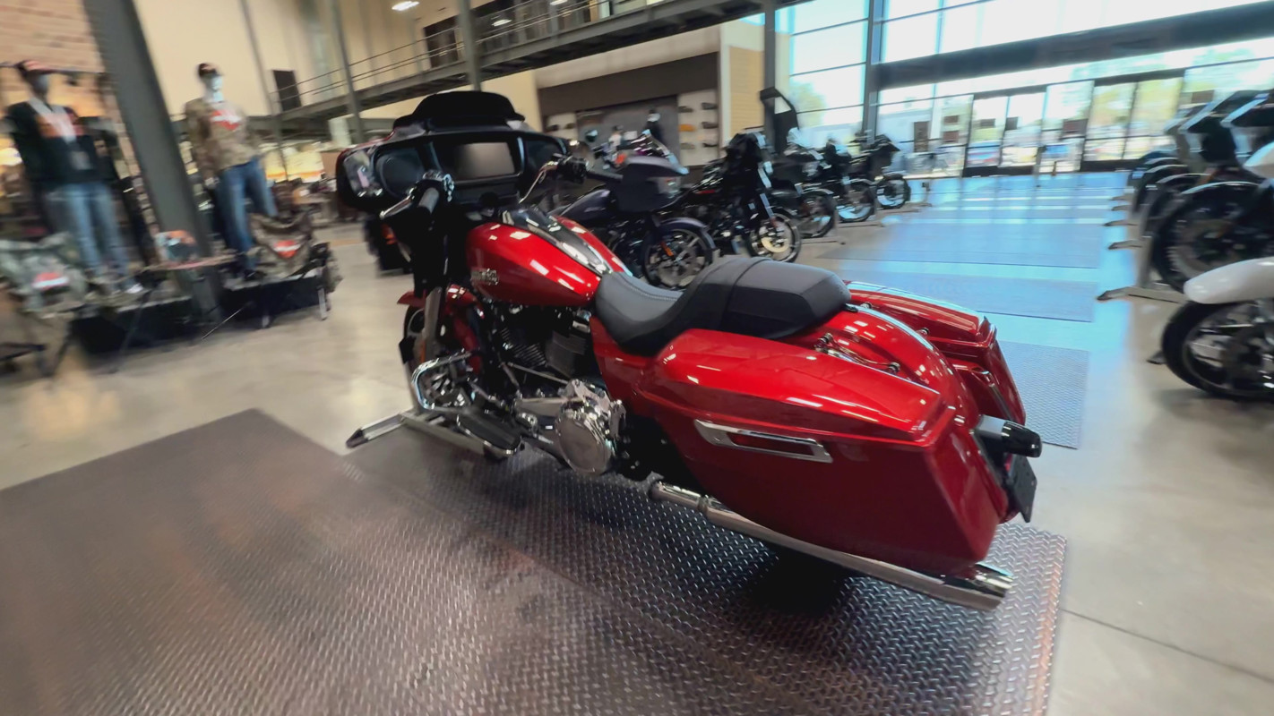 Street Glide®