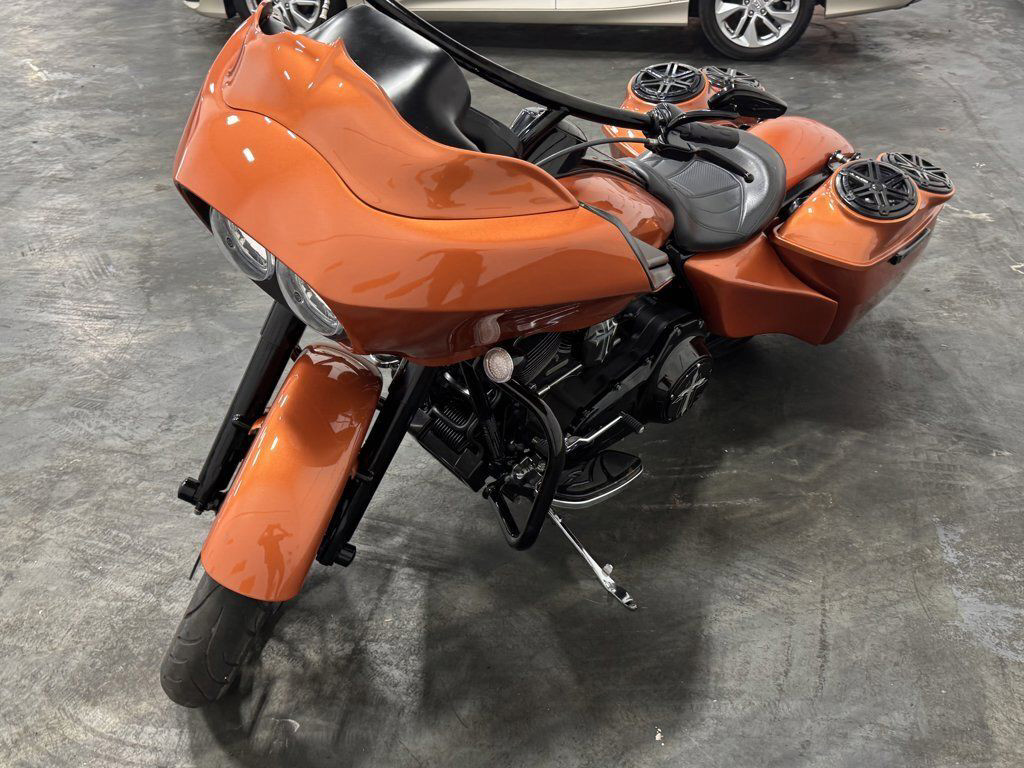 CVO™ Road Glide® Custom 