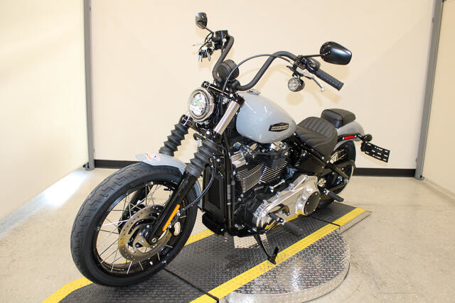 Street Bob®