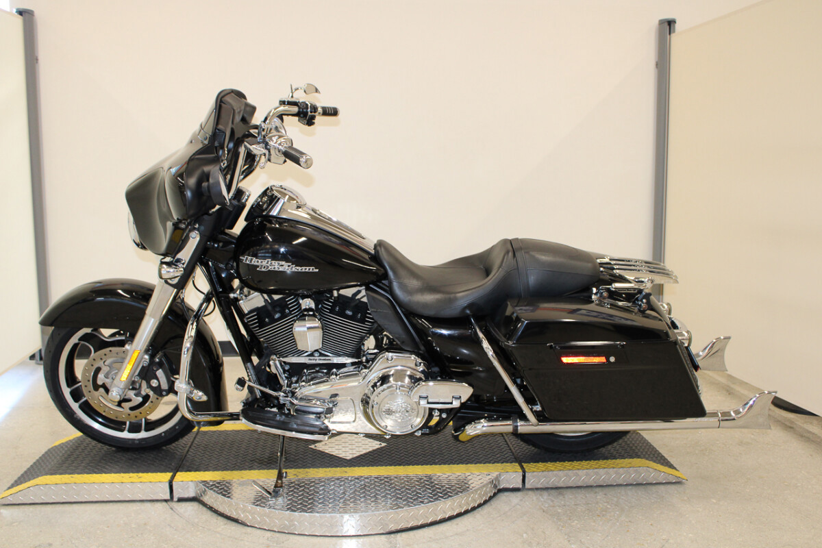 Street Glide®
