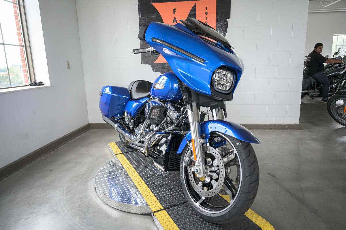 Street Glide®
