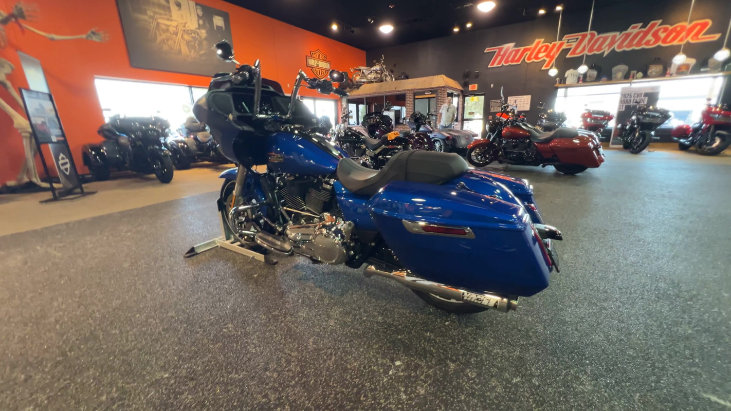 Road Glide®
