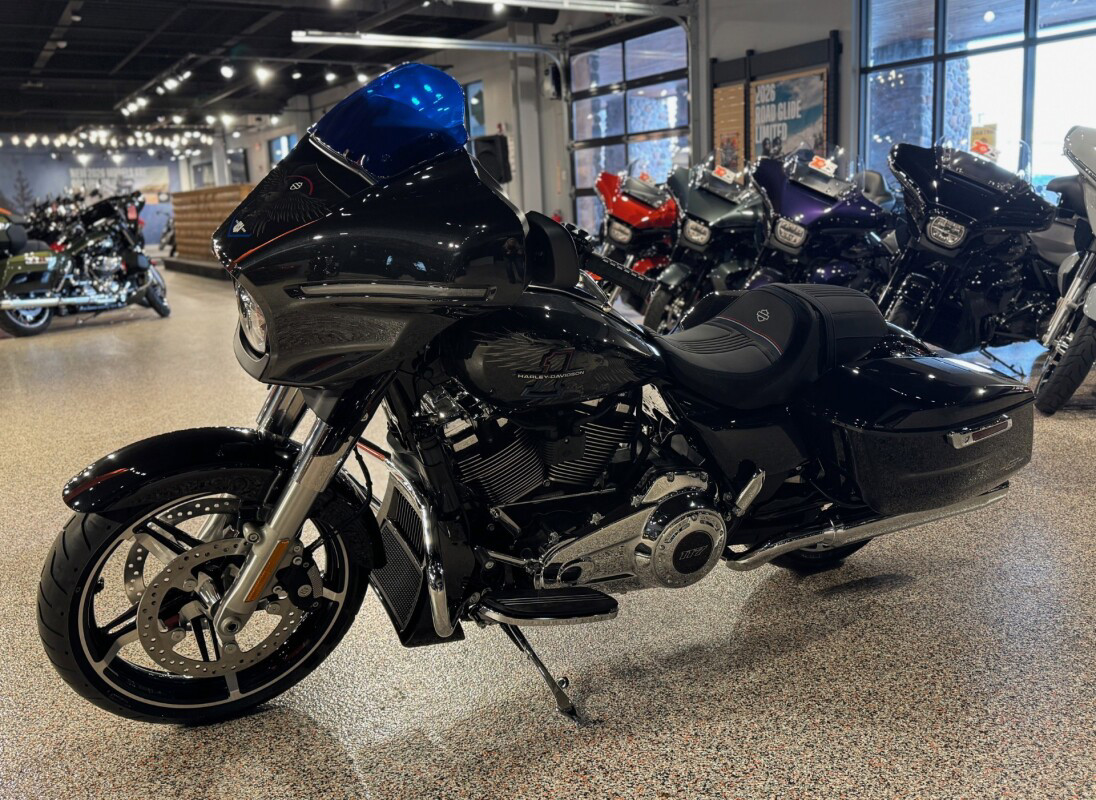 Street Glide®