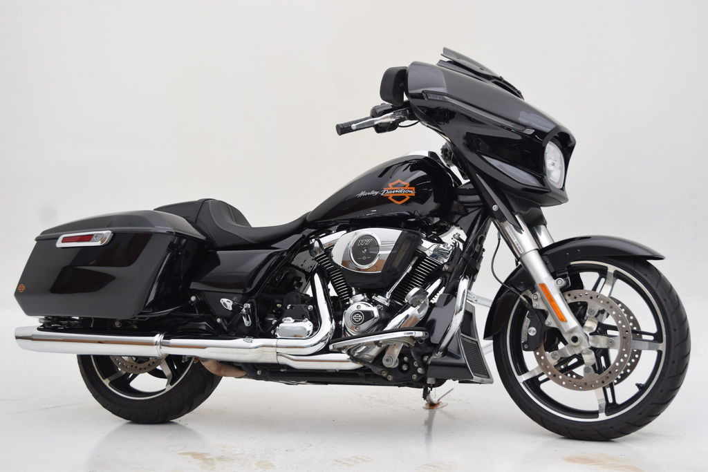 Street Glide®