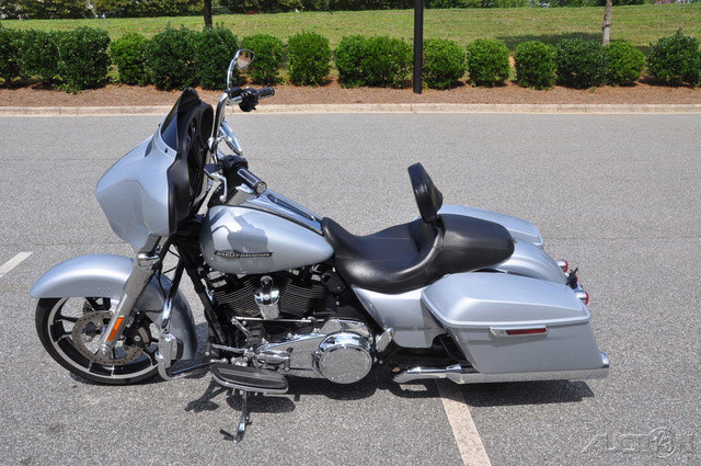 Street Glide®