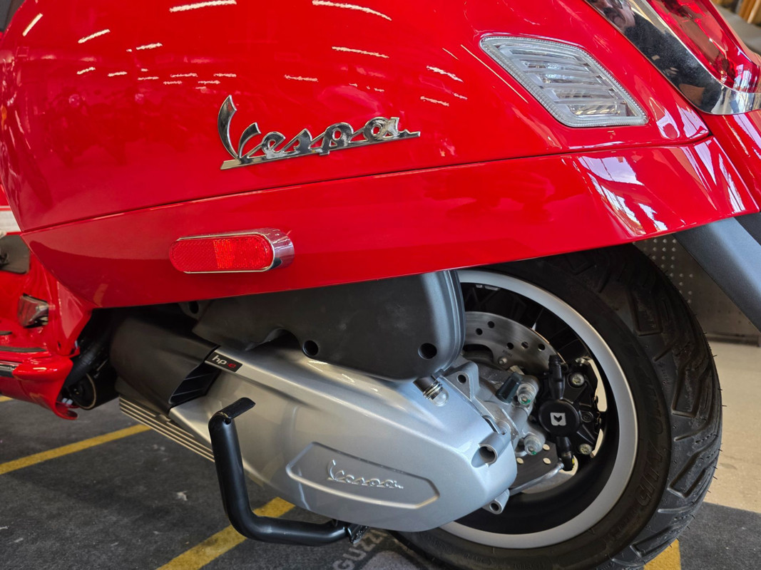 GTS 300 Super Sport