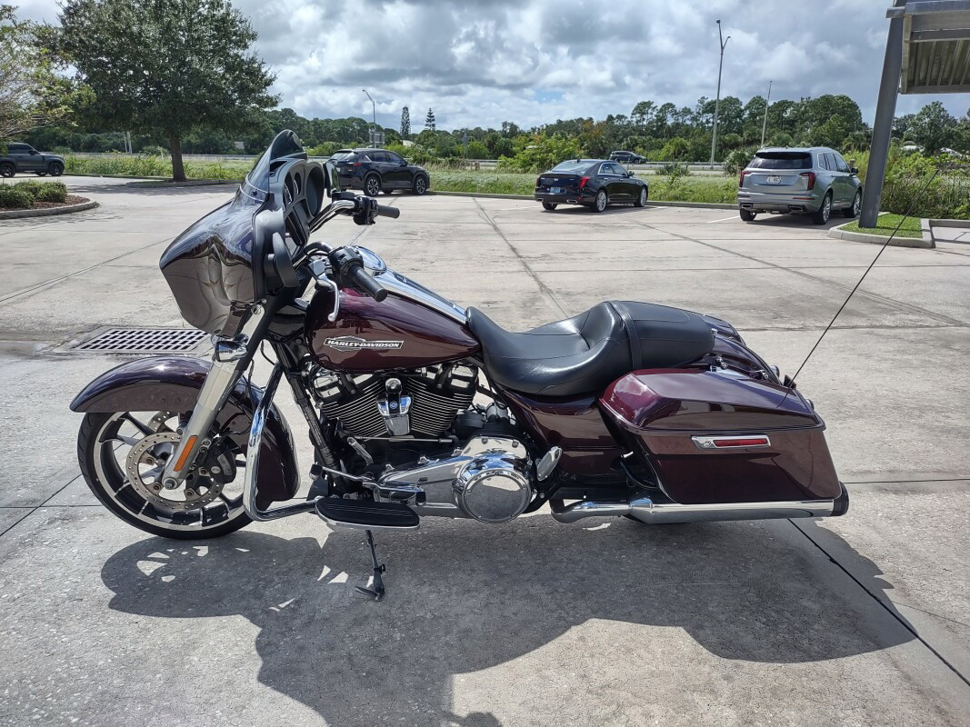 Street Glide®