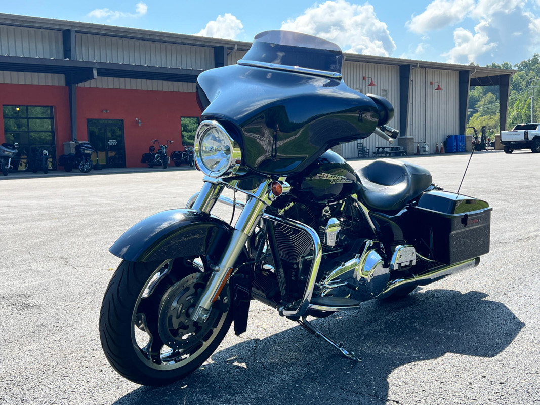 Street Glide®