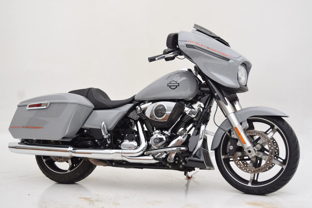 Street Glide®
