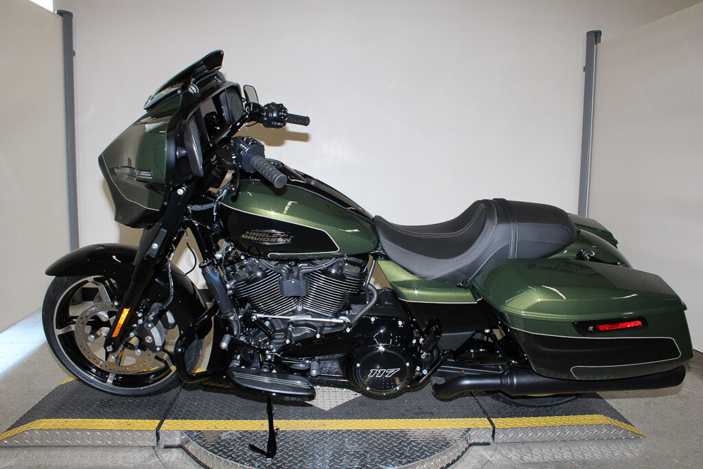 Street Glide®