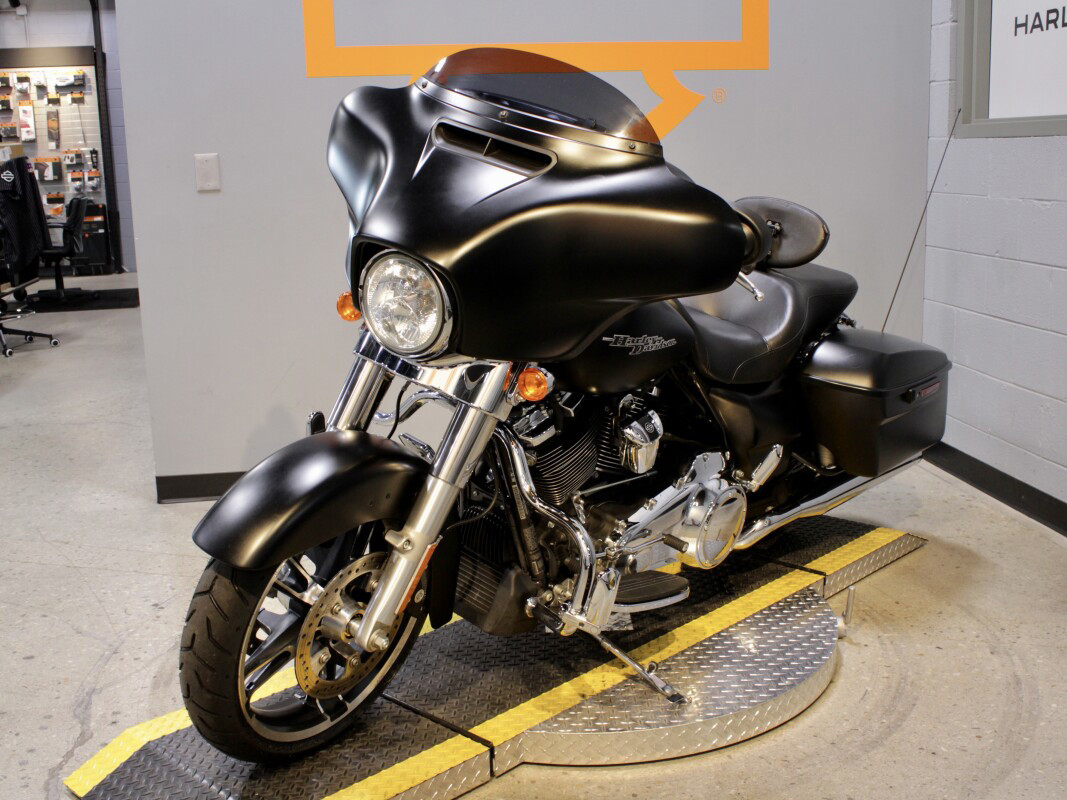 Street Glide®