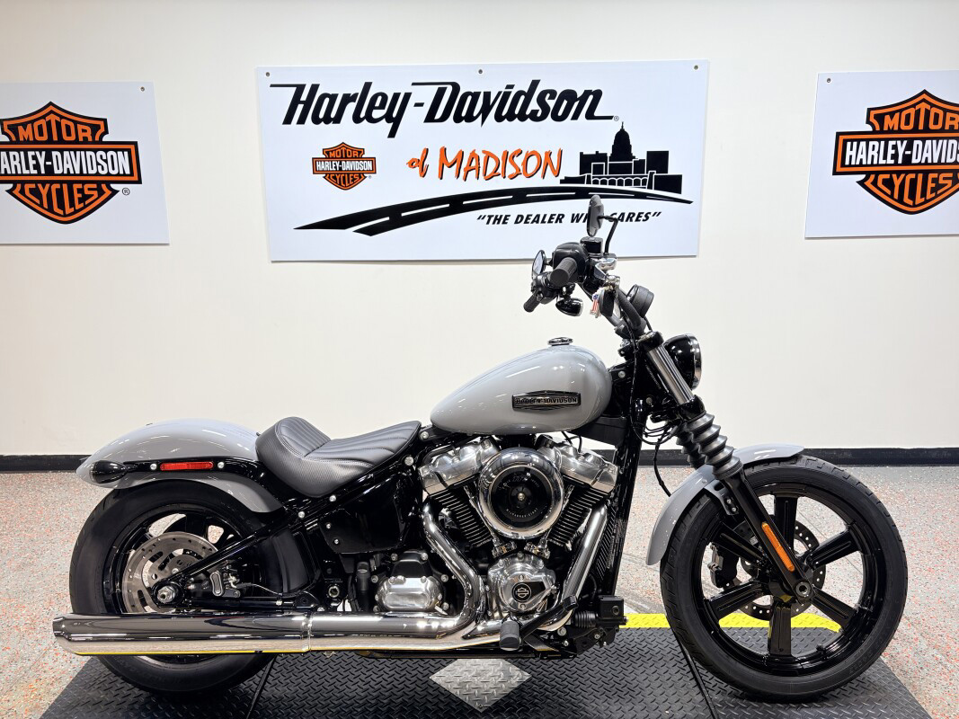 Street Bob®