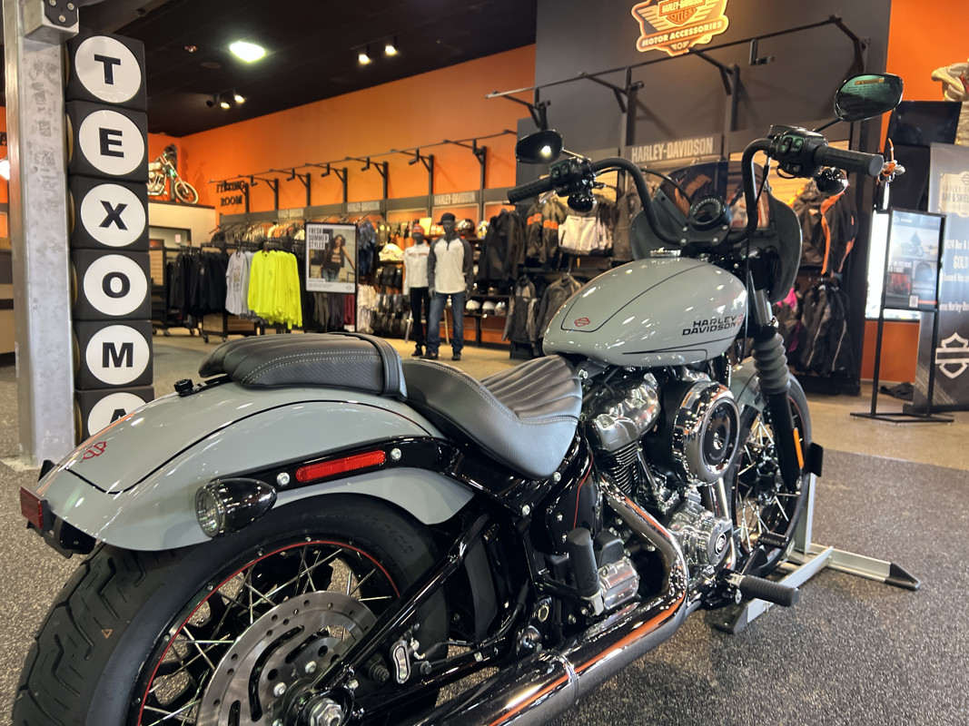 Street Bob®