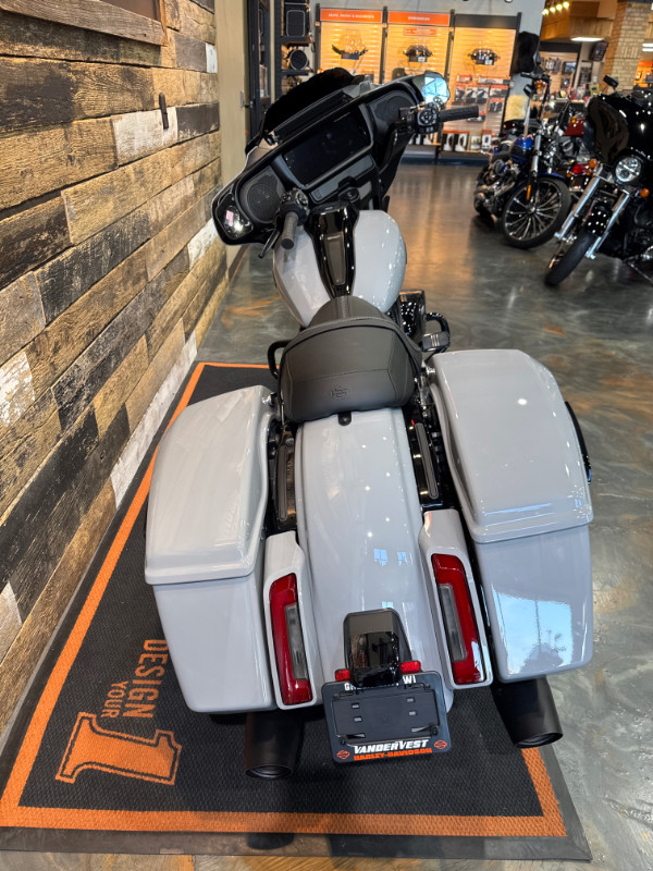 Street Glide®