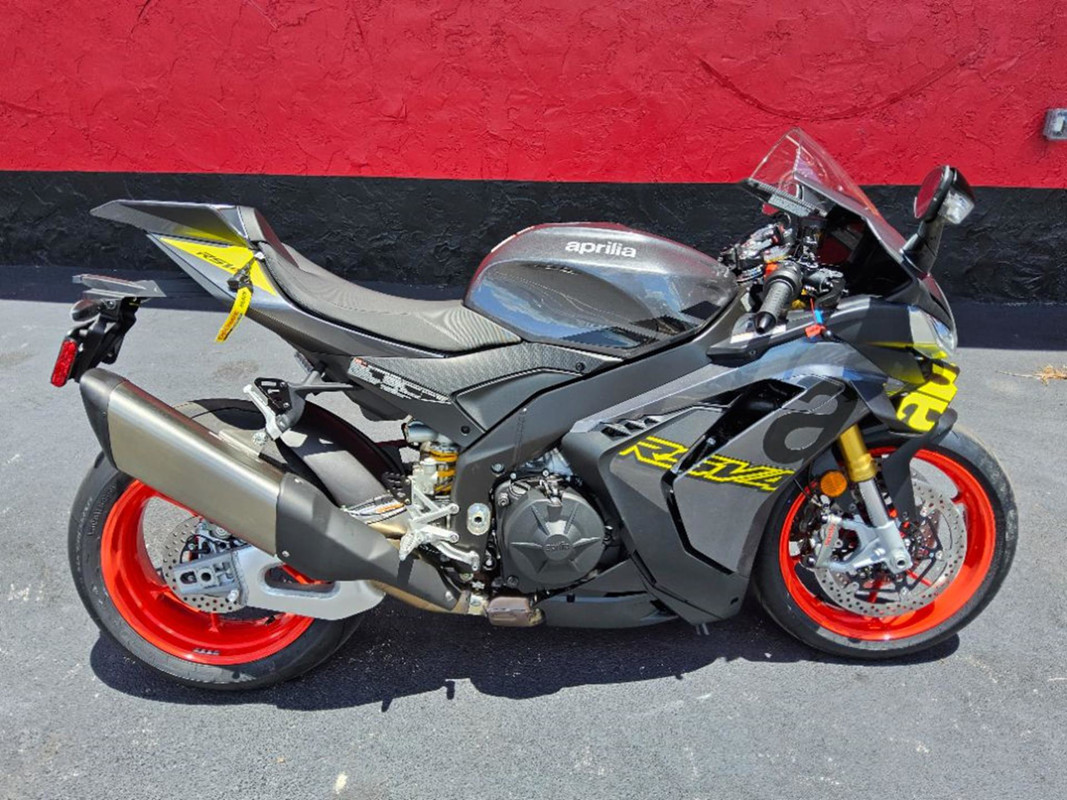 RSV4 1100