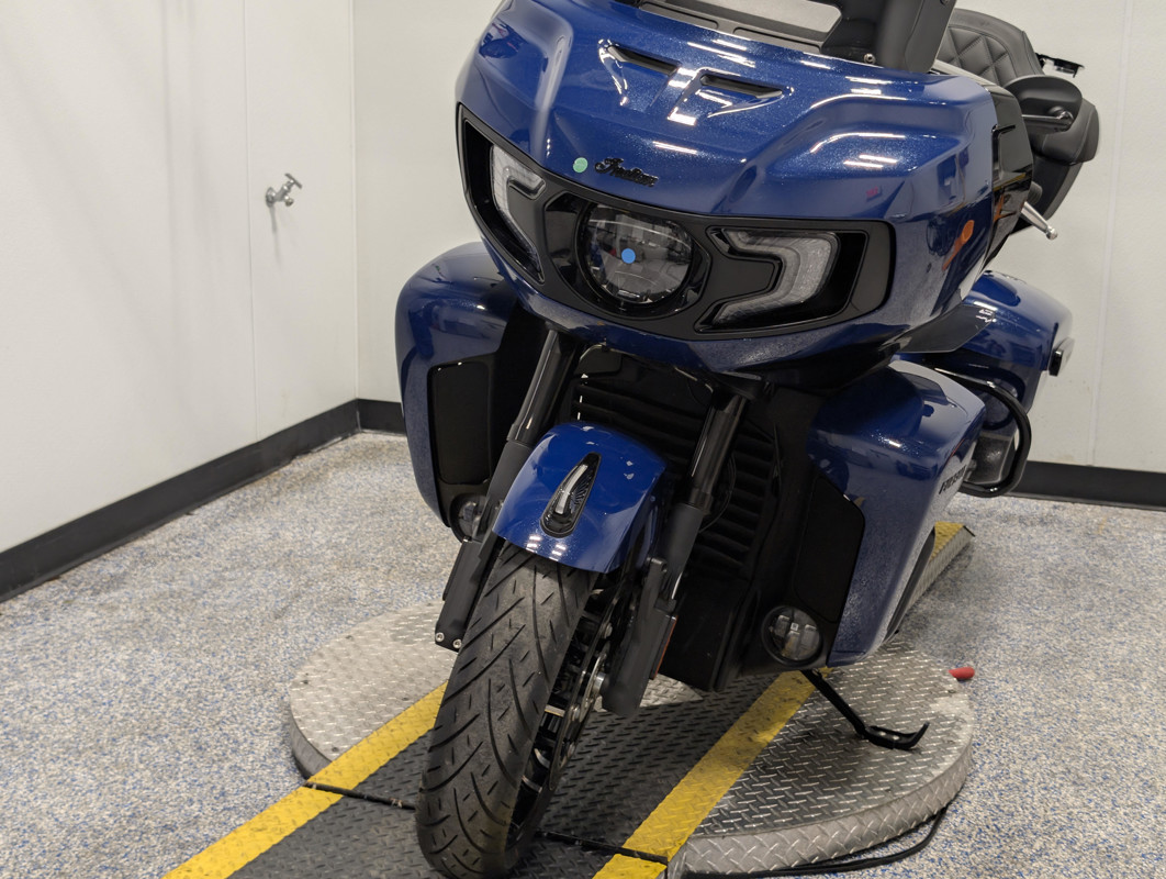 Pursuit Dark Horse 112