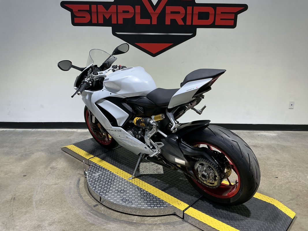 Panigale V2