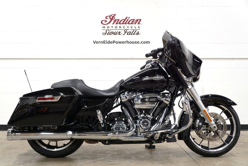 Street Glide®
