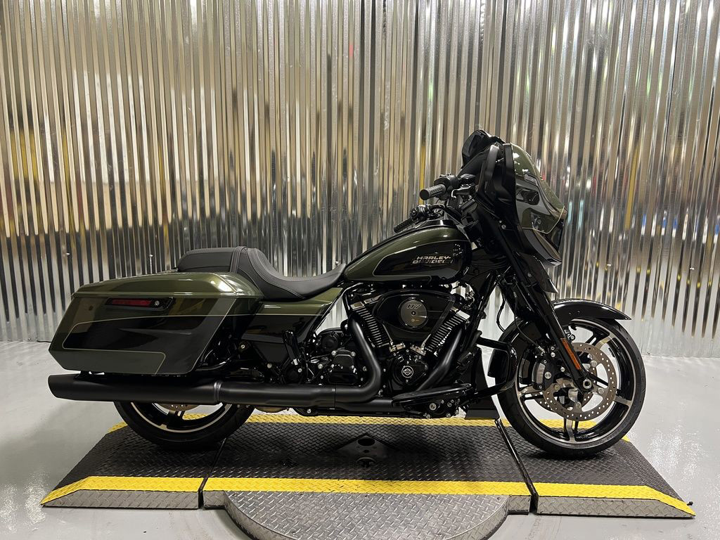 Street Glide®