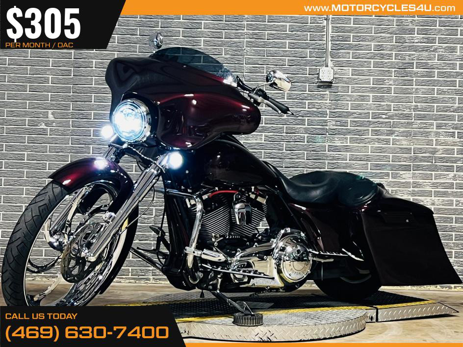 Street Glide®