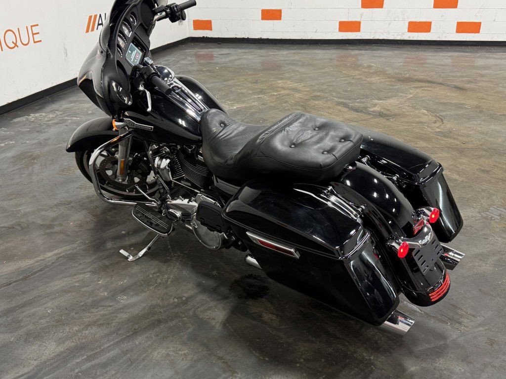 Street Glide®