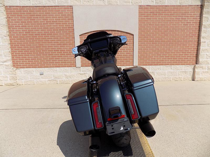 Street Glide®