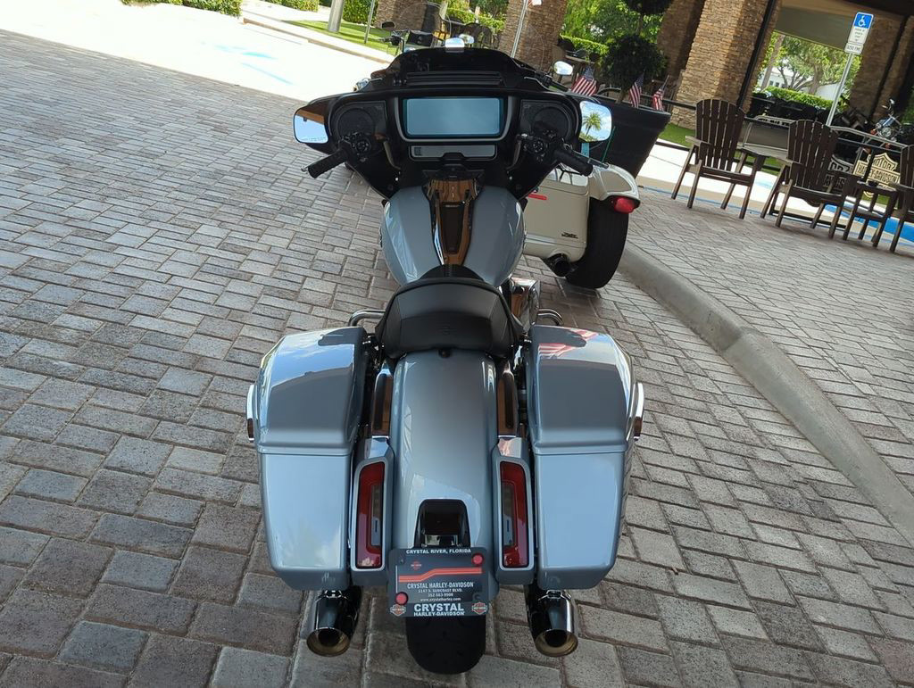 Street Glide®