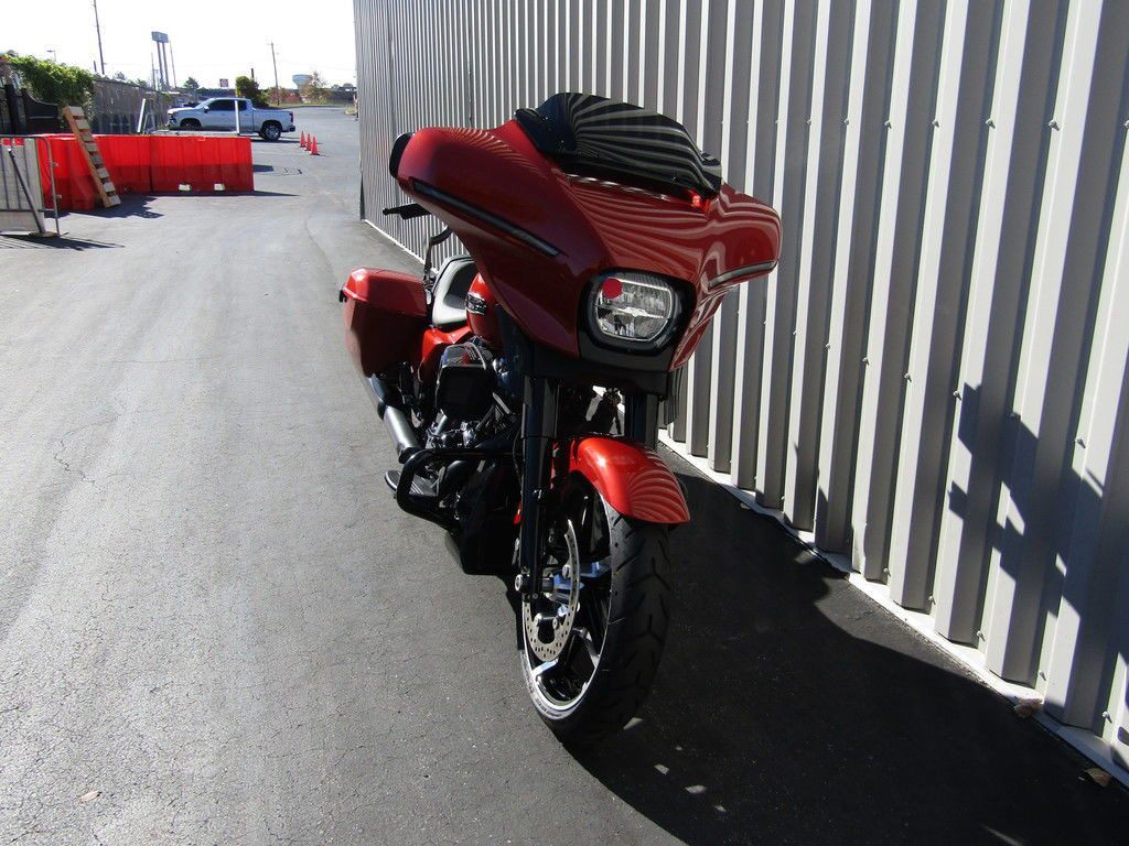 Street Glide®
