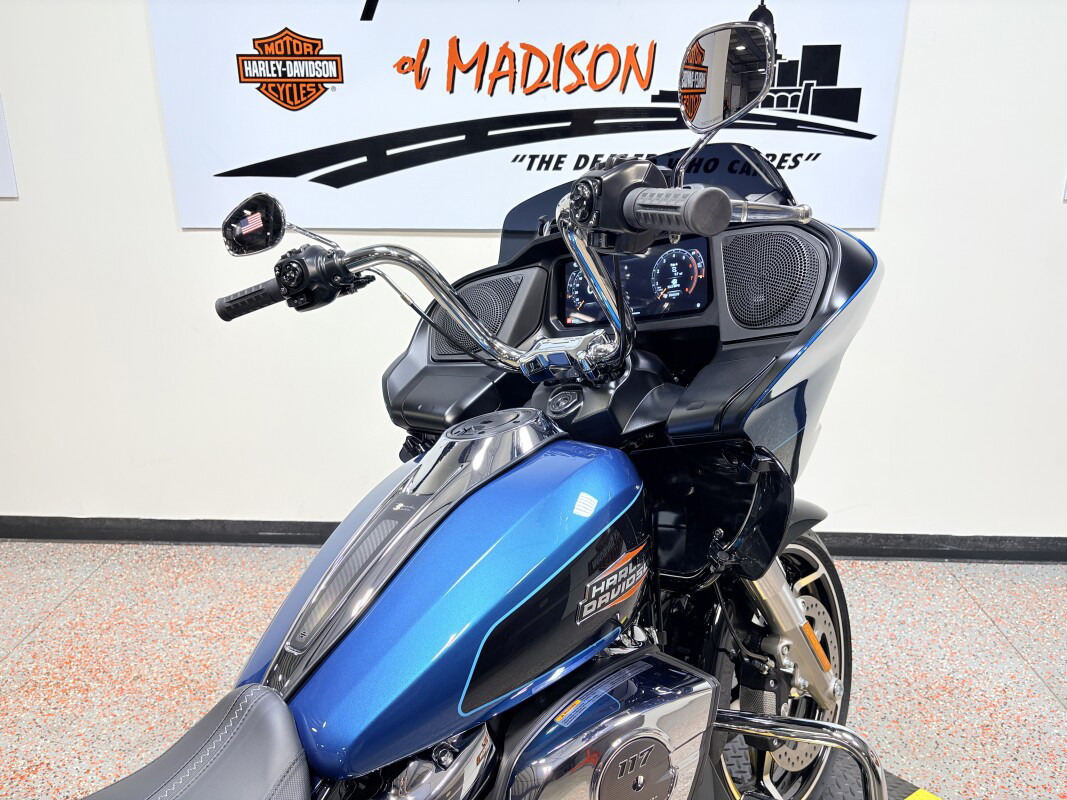 Road Glide®
