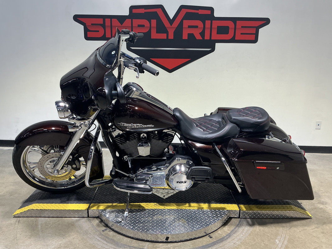 Street Glide®