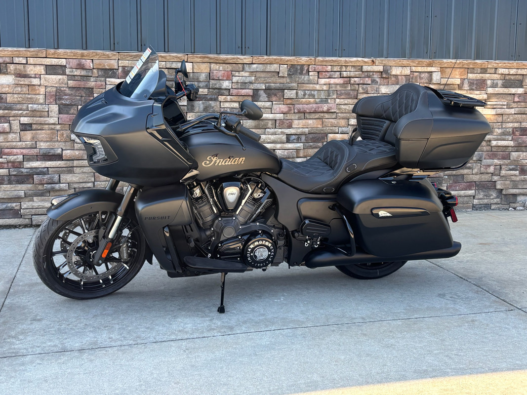 Pursuit Dark Horse